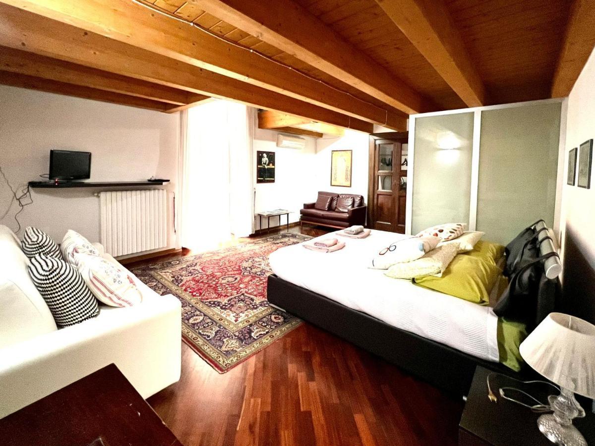 Saint Patrick Guest House Барлетта Екстер'єр фото