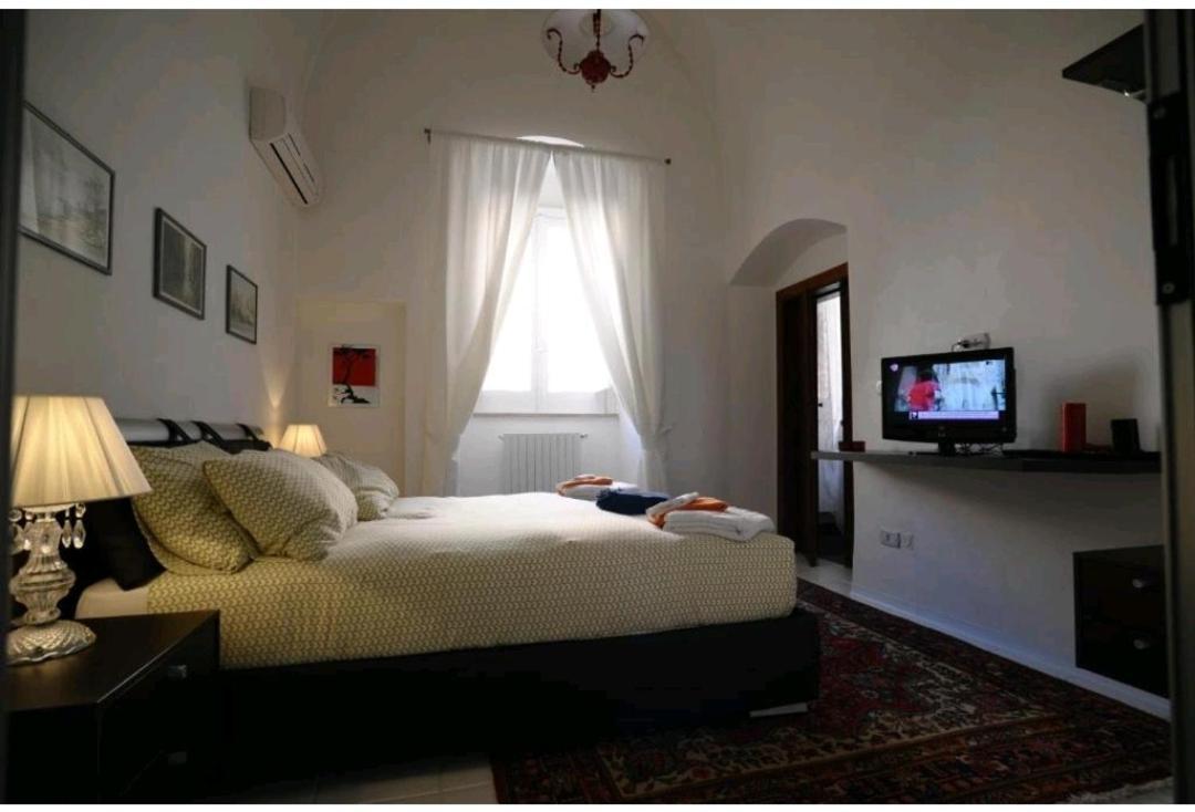 Saint Patrick Guest House Барлетта Екстер'єр фото