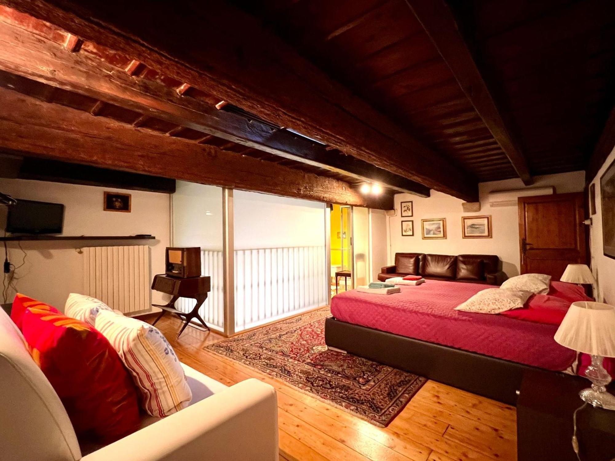 Saint Patrick Guest House Барлетта Екстер'єр фото