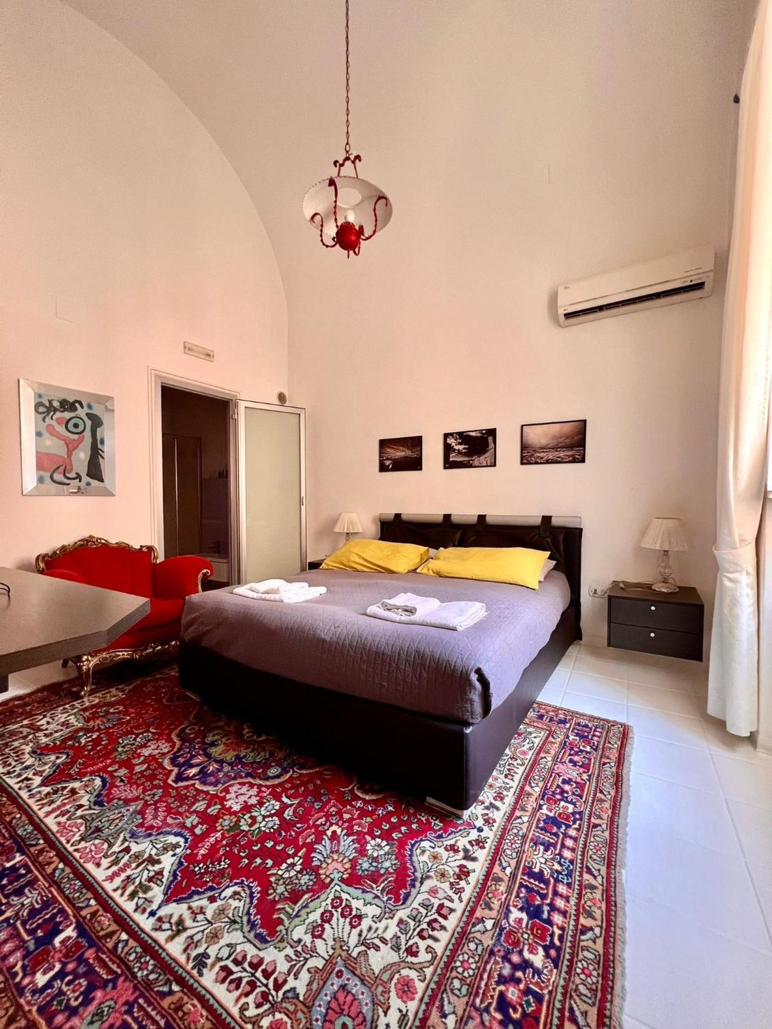 Saint Patrick Guest House Барлетта Екстер'єр фото